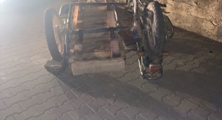 Devrilen sepetli motosikletin sürücüsü hayatını kaybetti