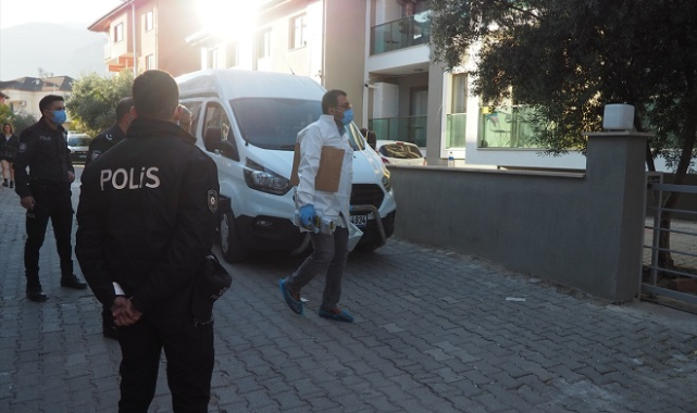 Evinde bıçaklanan kadın hayatını kaybetti