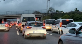 İstanbul'da trafik yoğunluğu yaşanıyor