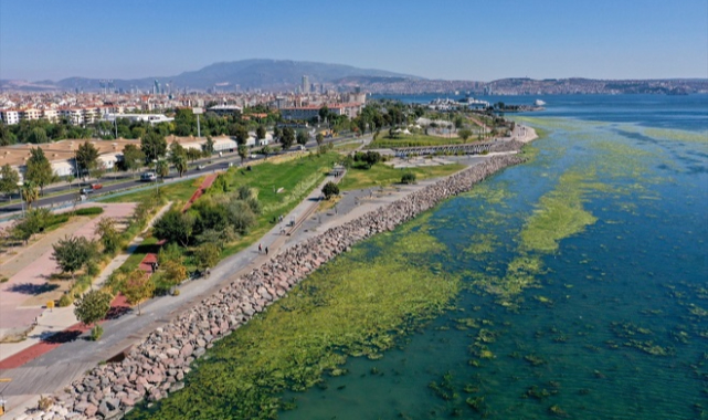 İzmir Bostanlı'da  korkutan manzara