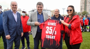 Karşıyaka Belediyesi’nden amatör spor kulüplerine destek