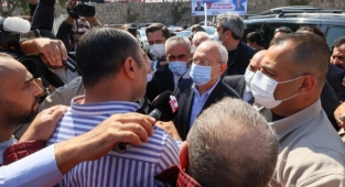 Kılıçdaroğlu, İzmir'de toplu açılış ve temel atma törenine katıldı