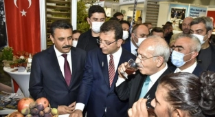 Kılıçdaroğlu Tarım Zirvesi’nde Dikili Standını Ziyaret Etti