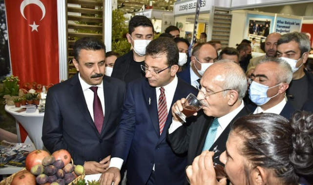 Kılıçdaroğlu Tarım Zirvesi’nde Dikili Standını Ziyaret Etti