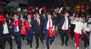 Menemenliler Pazar Yerine Kavuştu