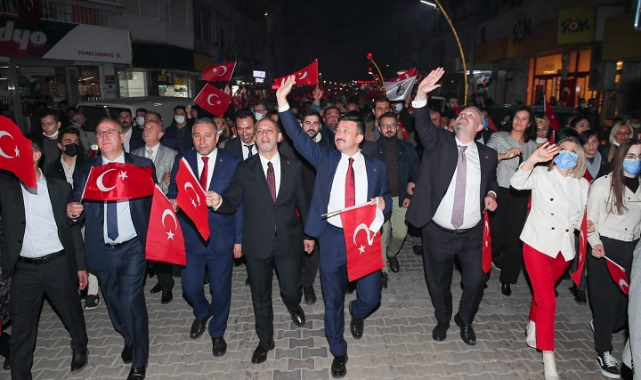 Menemenliler Pazar Yerine Kavuştu