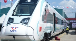 'Milli elektrikli tren' gelecek yıl raylarda olacak