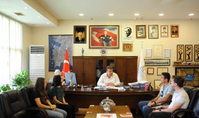 Seferihisar Belediyesi’nden üniversiteli gençlere destek