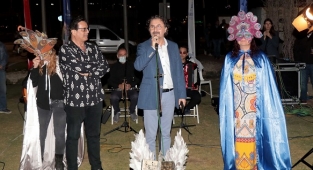 Şiir Hatları Kordon’da şiir severlerle buluştu