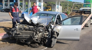 Trafik kazasında hastaneye kaldırılan kadın kurtarılamadı