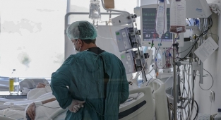 Türkiye'de 26 bin 217 kişinin Kovid-19 testi pozitif çıktı