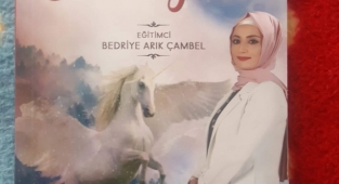 Yazmaya sevdalı bir öğretmen