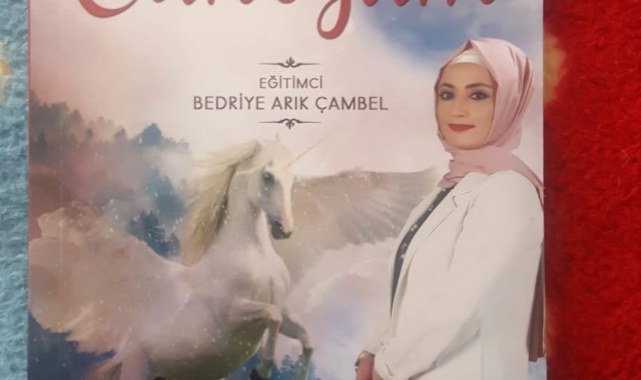 Yazmaya sevdalı bir öğretmen