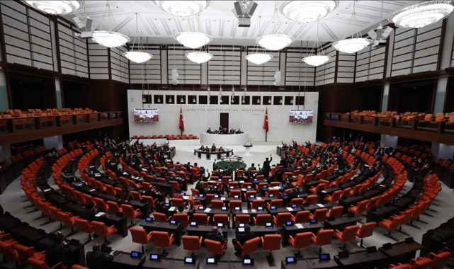Yurt dışına asker gönderme tezkereleri TBMM'de