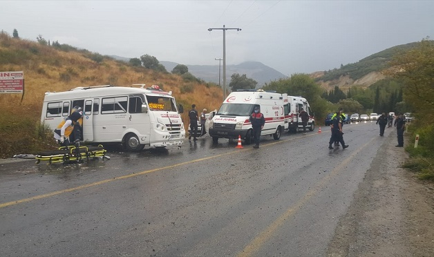 Zincirleme trafik kazasında 1 kişi öldü, 6 kişi yaralandı