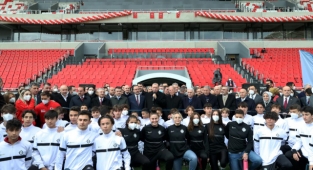 Alsancak Mustafa Denizli Stadı Açıldı