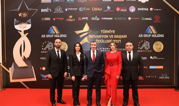 Başdaş 'Yılın Başarılı Perakende Markası' ödülünü aldı