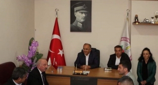 CHP'li Şahin İzmir'de