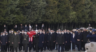 Cumhurbaşkanı Erdoğan Anıt Kabirde