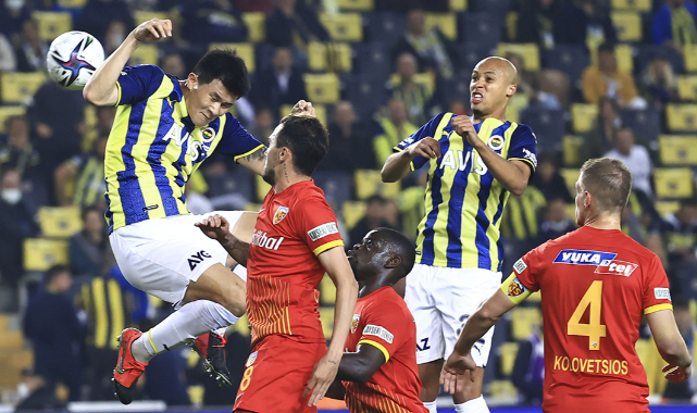 Fenerbahçe 1 puanı son saniyede kurtardı