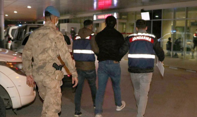FETÖ soruşturması kapsamında aranan 2 kişi İzmir'de yakalandı