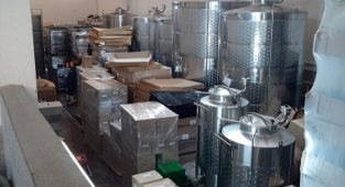 İzmir'de kaçak alkol operasyonu