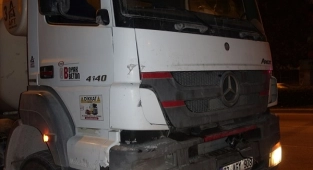 İzmir'de trafik kazası 2 yaralı