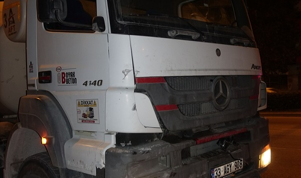 İzmir'de trafik kazası 2 yaralı