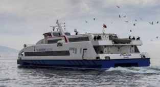 İzmir'de vapur seferleri yeniden başladı