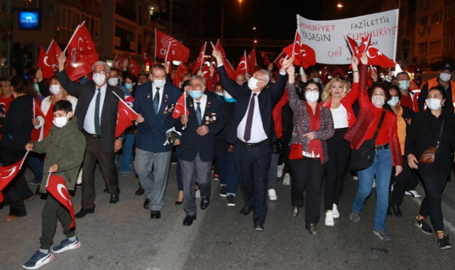Karabağlar Cumhuriyet için tek yürek