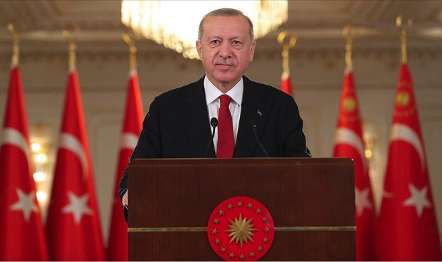 Kılıçdaroğlu'ndan kazandığı tazminatı burs olarak bağışladı