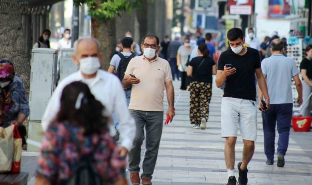 Kovid-19 vaka sayısı İzmir'de arttı