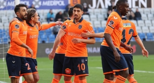 Medipol Başakşehir ligde üst üste 5. galibiyetini aldı