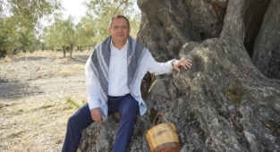 Mesut Ergin: “Dünya Zeytin Ağacı Günü Kutlu Olsun”