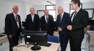 “Mobilya Akademisi”ne Kılıçdaroğlu övgüsü