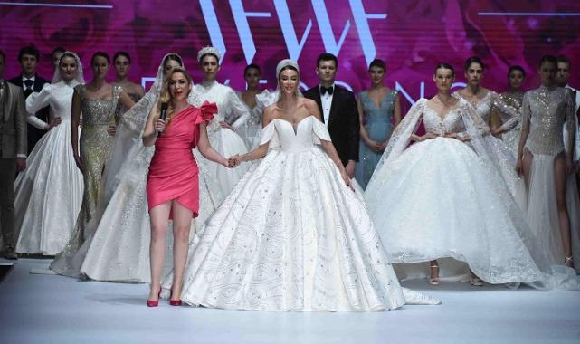 Özge Ulusoy gelinlik rekoru kırdı