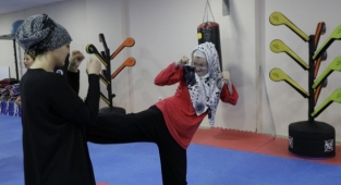 Seferihisar Belediyesi'nden kadınlara "Öz Savunma" eğitimi