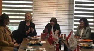 "Sevgi İle Şiddet Yan Yana Gelmez"