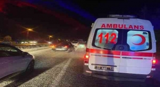 Trafik kazasında nene öldü torun yaralandı