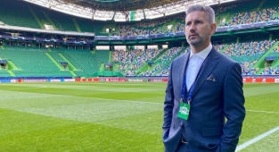 Yıldızlar enç futbolseverlerle İzmir’de buluşuyor