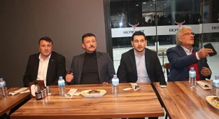 Dağ, İzmir'de teşkilat üyeleriyle bir araya geldi