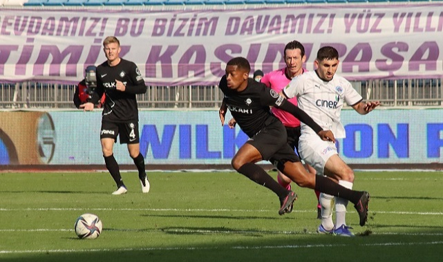 Altay deplasmanda kaybetti