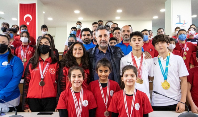 Bayraklı’nın Sporcuları Başarıya Doymadı