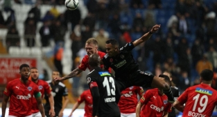 Beşiktaş galibiyeti unuttu