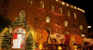 Çeşme yeni yılda ışıl ışıl