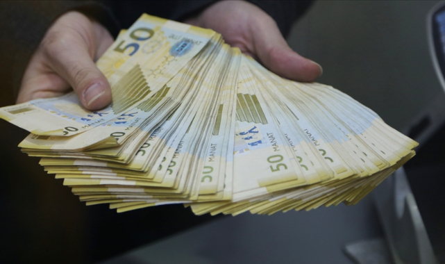 Dövizlere Azerbaycan yeni manatı ile BAE dirhemi eklendi