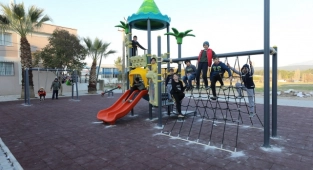 Gaziemir’in parkları yenileniyor