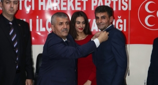 Gelecek Partisi'nden istifa eden 8 kişi MHP'ye katıldı