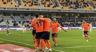 Medipol Başakşehir yenilmezlik serisini 8 maça yükseltti