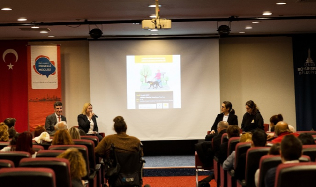 Rehber köpekler için toplu ulaşımda düzenleme